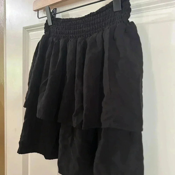 2 black skirt/skorts. Size XL 14/16 Old Navy black skort & SO brand tiered skirt - Picture 8 of 9